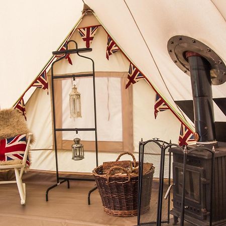 Camp Kátur Glamping Hotel Carthorpe Bagian luar foto